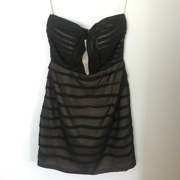 Soloiste Malia Strapless Black Pleated Cocktail Dress - Picture 2 of 7